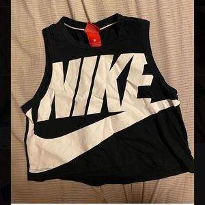 Nike Cropped Tank